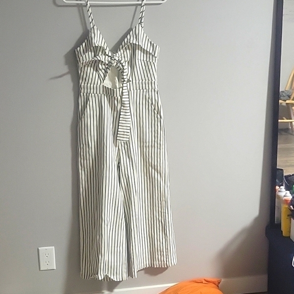 BLACK AND WHITE JUMPSUIT, SIZE Large - Picture 1 of 10